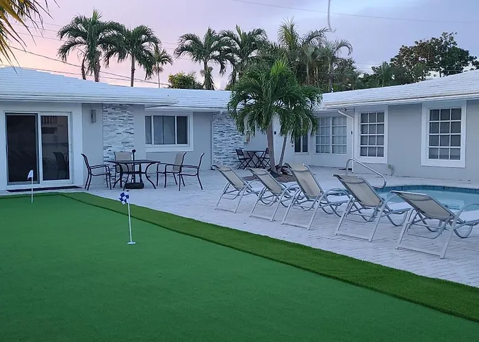 Cozy Getaway With Pool And Putting Green Unit 1